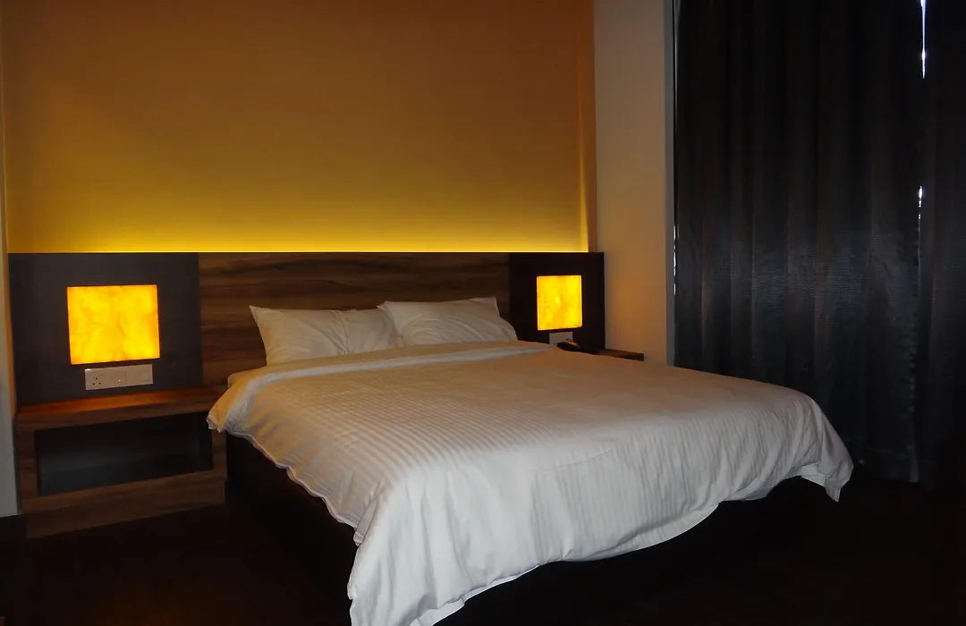 Waterfront Boutique Hotel-1